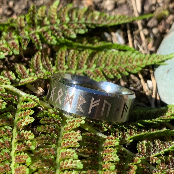 ☀️NEW ITEM!🌹NWT Rune/Futhark alphabet symbol ring - Picture 4 of 16